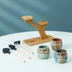 Luxe Bamboe Houten Boom Met 3 Keramiek Uil Bloempotten/Plantenpotten Op Standaard/Voet Voor Binnen En Buiten - Modern Design Bloempot/Plantenpot Op Poten/Pootjes-Plantenbak Mini Cactus Nep Plant Pot Houder - Kleine Bloembakken Plantenrek/Plantenkurk -Gardena Winkel 1200x1200 843