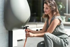 Elho Pure Raindrop 70L - Geel/Oker -Gardena Winkel 1200x800 132