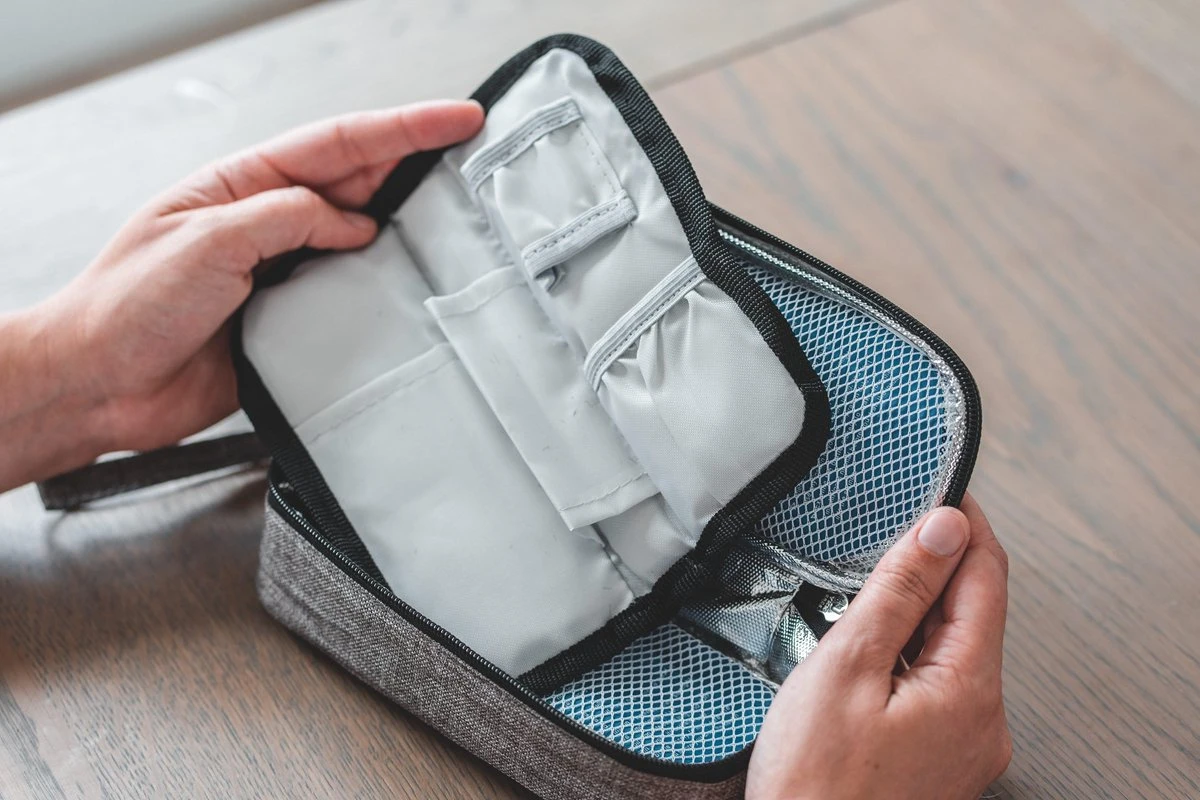 Smart Cool'R Diabetes Tas - Diabetes Etui - Insuline Koeltas - Insuline Etui - Diabetes Tasje - Medische Koeltas Voor Insulinespuit Met 2 Ice Packs Voor Optimale Temperatuur 7 Smart Cool'R Diabetes Tas - Diabetes Etui - Insuline Koeltas - Insuline Etui - Diabetes Tasje - Medische Koeltas Voor Insulinespuit Met 2 Ice Packs Voor Optimale Temperatuur - Afbeelding 5