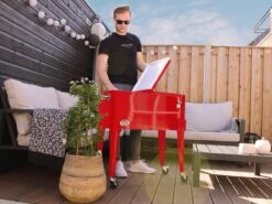 AXI Retro Cooler Rood - Koeler Met Wielen - 76L Inhoud - Koelbox Met Aftapkraan -Gardena Winkel 1200x900 27