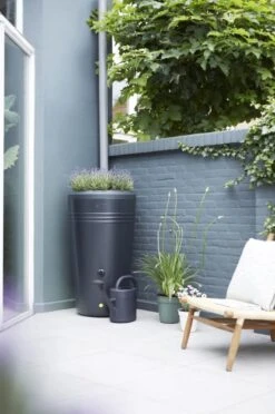 Elho Green Basics Regenton - Regenton - Living Black - Buiten - 200 Liter -Gardena Winkel 797x1200 1